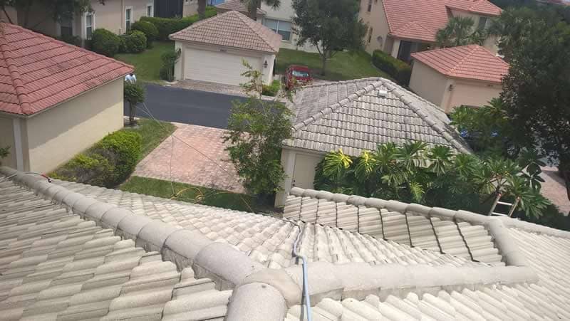 Roof Pressure Cleaning